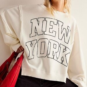 NWOT WE THE FREE GRAPHIC CAMDEN PULLOVER IN SIZE SMALL